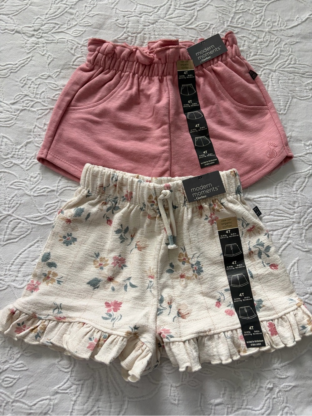 H&M Girls' Pink Ribbed Shorts & Cream Floral Ruffle Shorts - 2-Pack 4t new